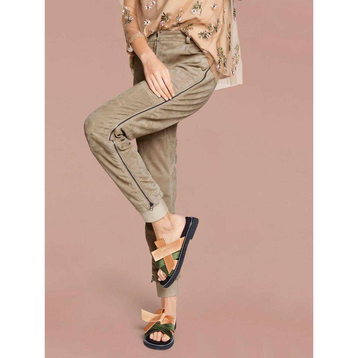 Designer-Ziegenvelourslederhose sand