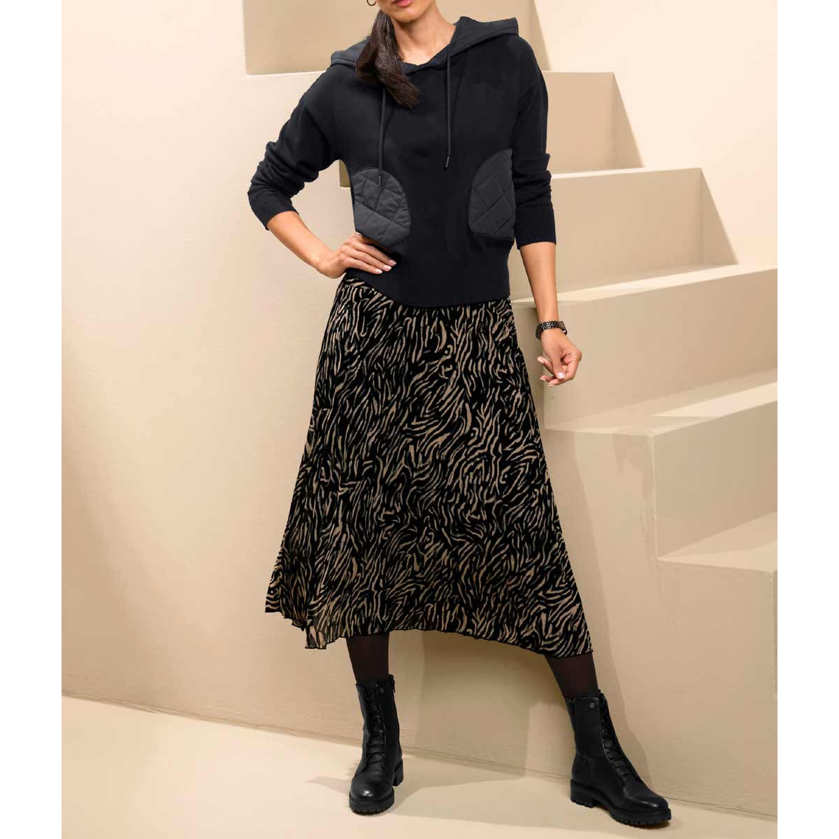 Designer-Pullover m.Steppung und Kapuze schwarz