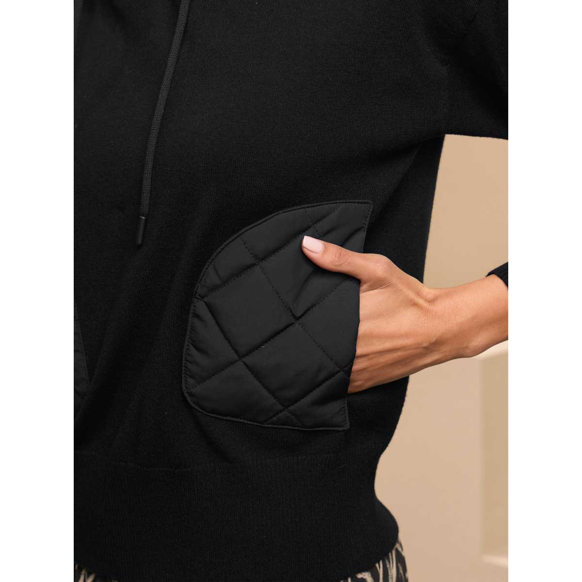 Designer-Pullover m.Steppung und Kapuze schwarz
