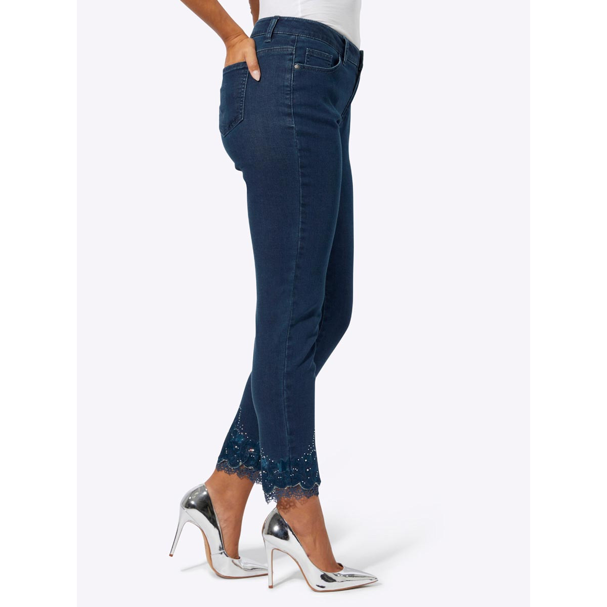 Jeans m. Spitzenabschluss blue-stone-washed