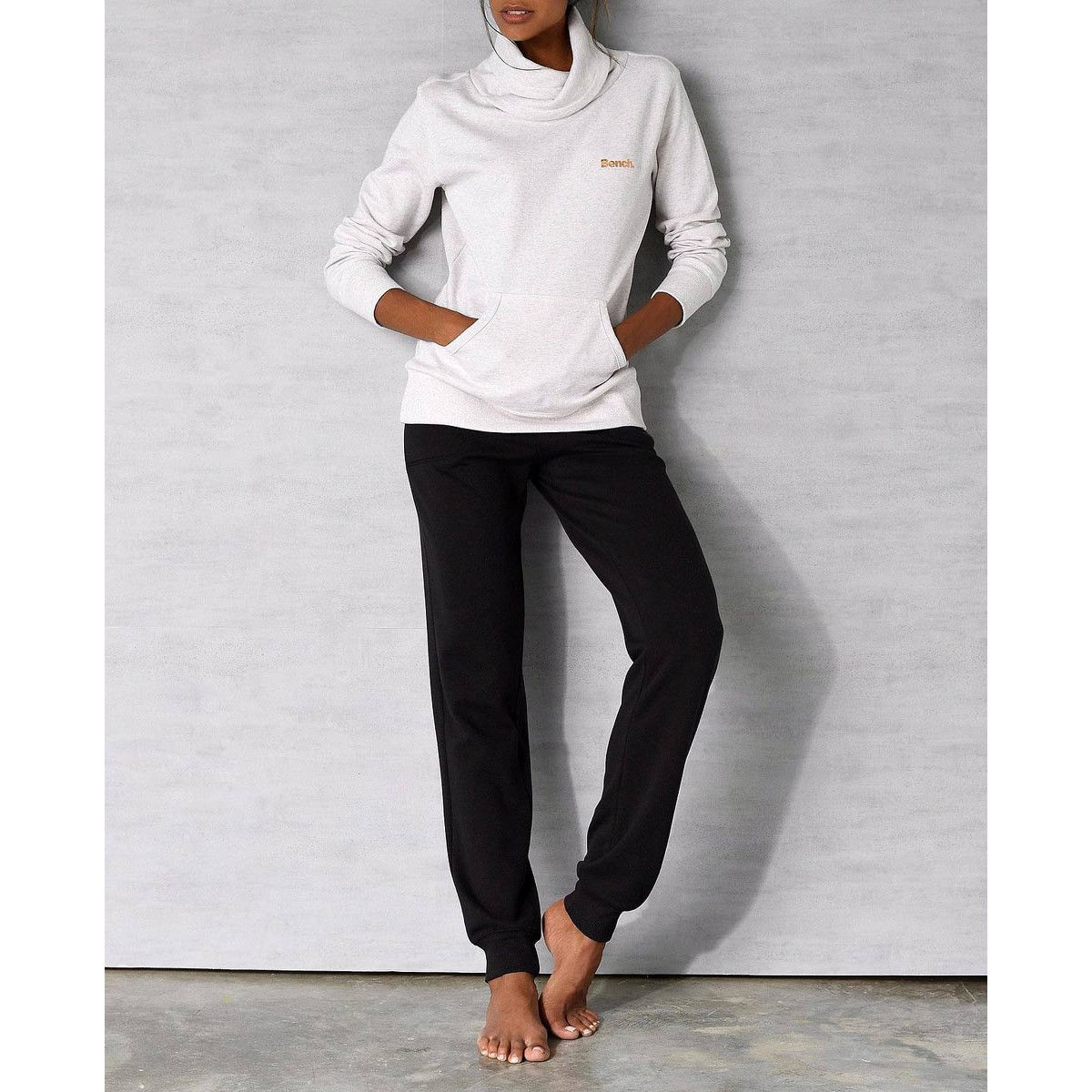Marken-Sweatshirt m. Stehkragen natur