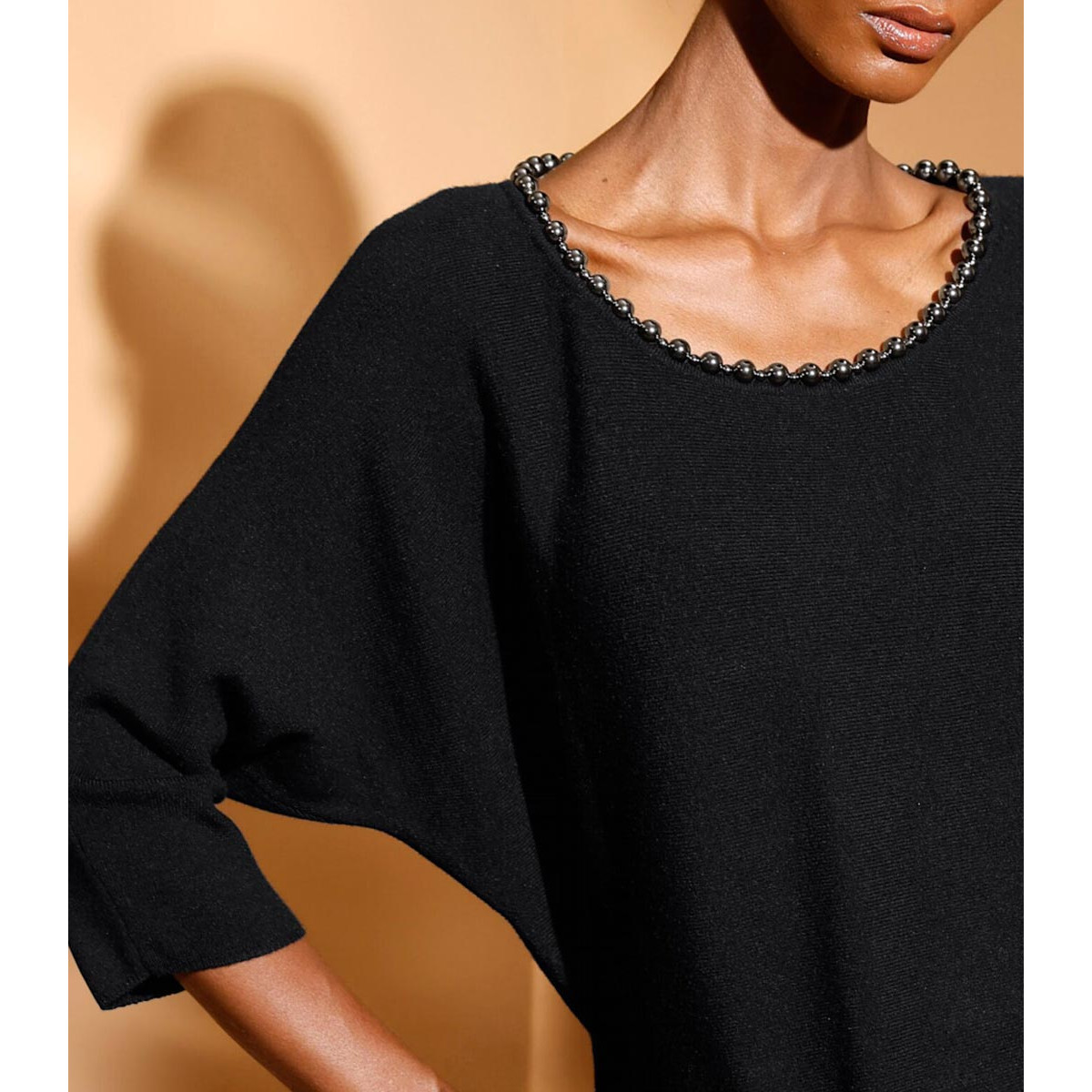 Fledermausärmel-Pullover m. Zierperlen schwarz