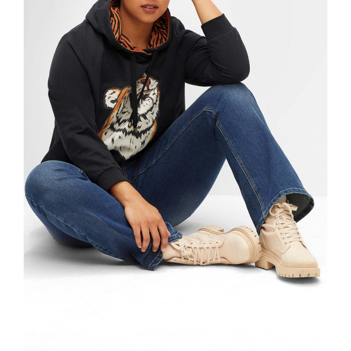 Kapuzensweatshirt mit Animal-Frontdruck schwarz