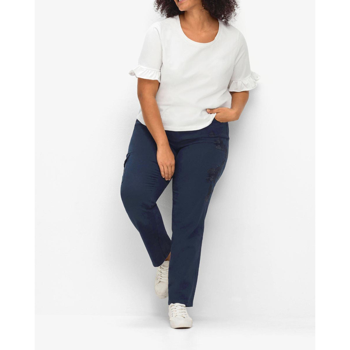 Cargohose mit Blumenstickerei marine