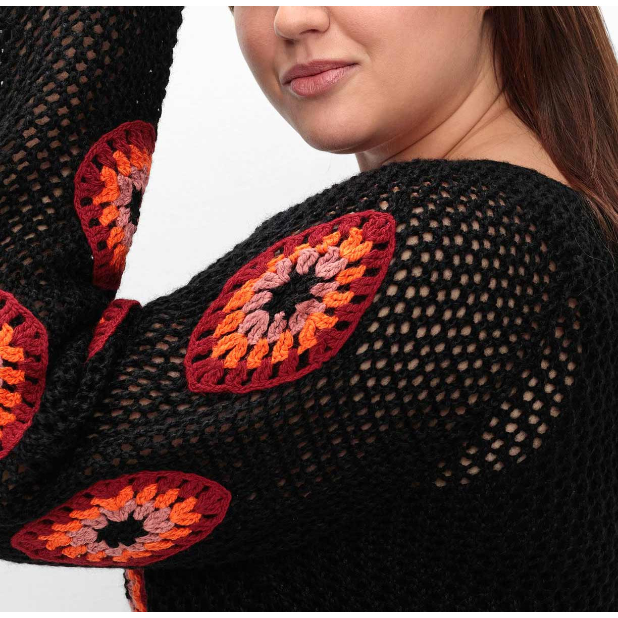 Marken-Crochetmuster-Pullover schwarz-bunt