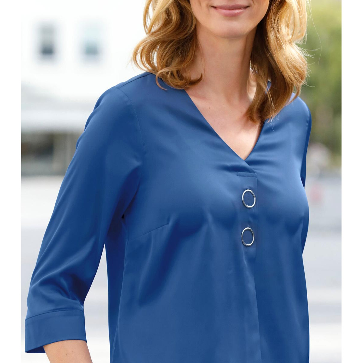 Satinbluse m. Zierring royalblau