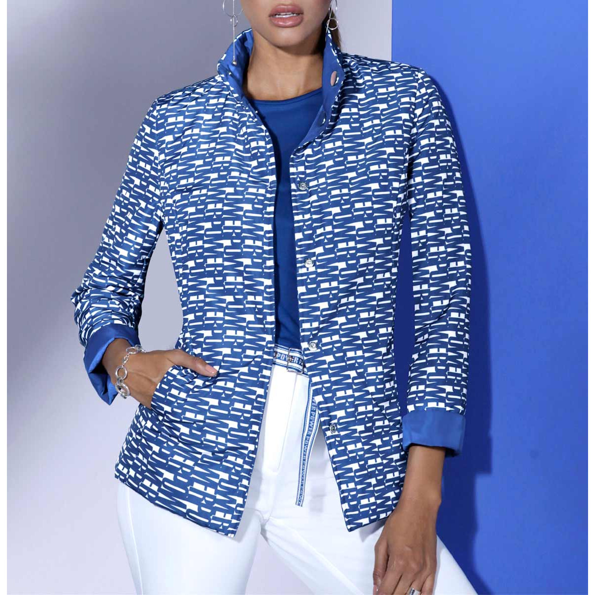 Wendejacke mit leichter Wattierung royalblau-weiß