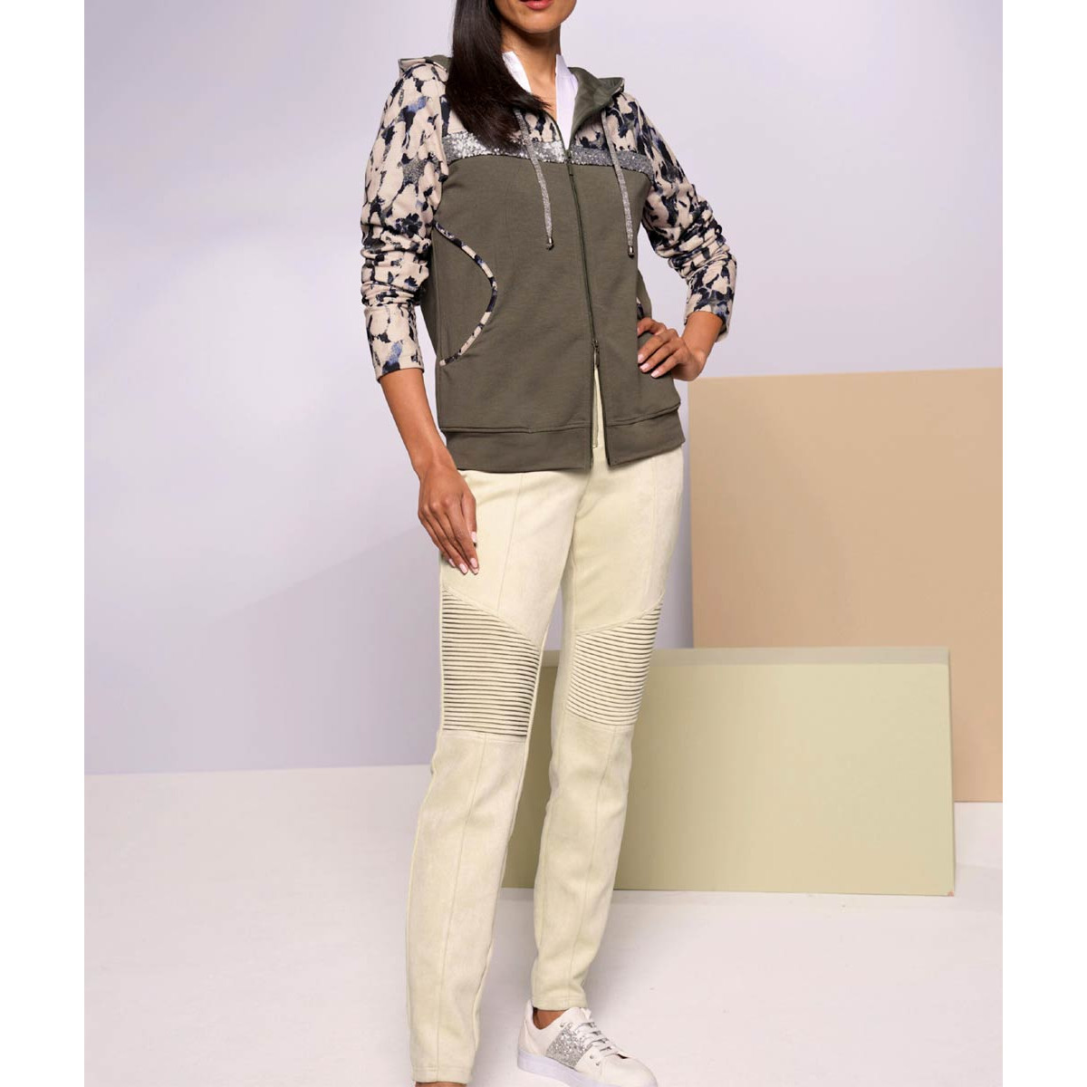 Designer-Velourslederimitat-Hose im Biker-Stil sand