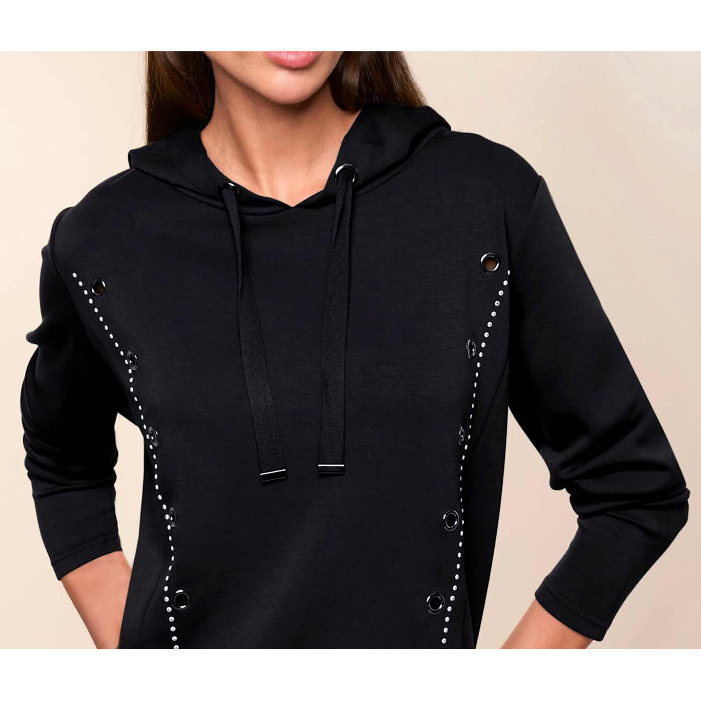 Designer-Sweatshirt m.Steinchen und Ösenverzierung schwarz