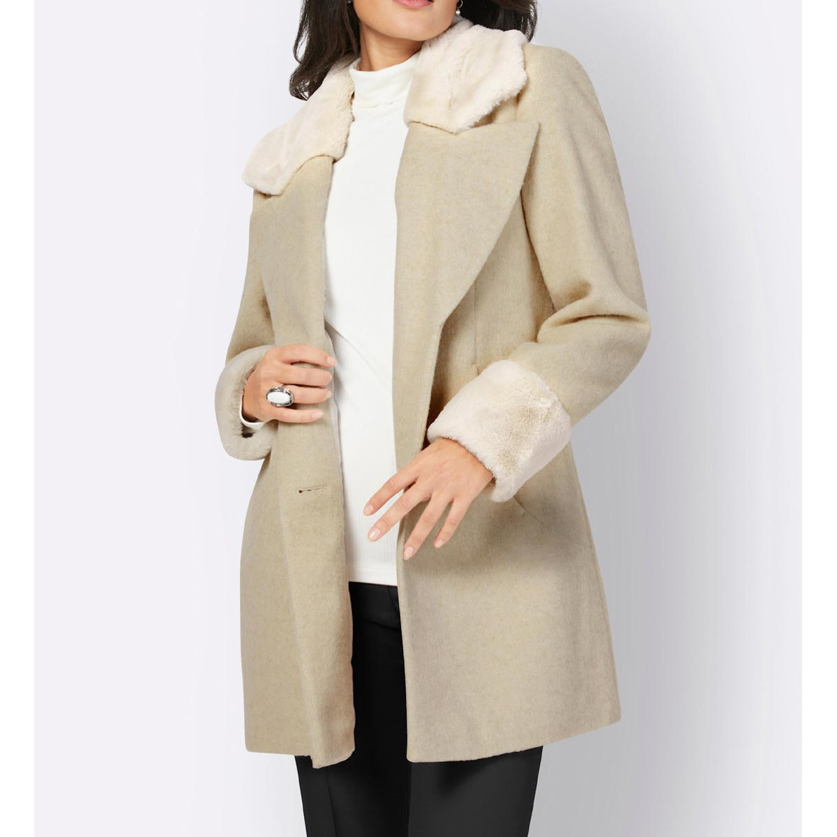 Wolljacke m.Pelz-Imitat-Details sand