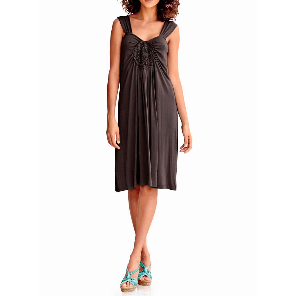 Jerseykleid m. Blumenrossette schokobraun