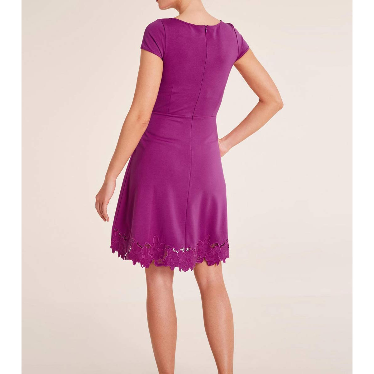 Designer-Kleid m. Stickerei pink