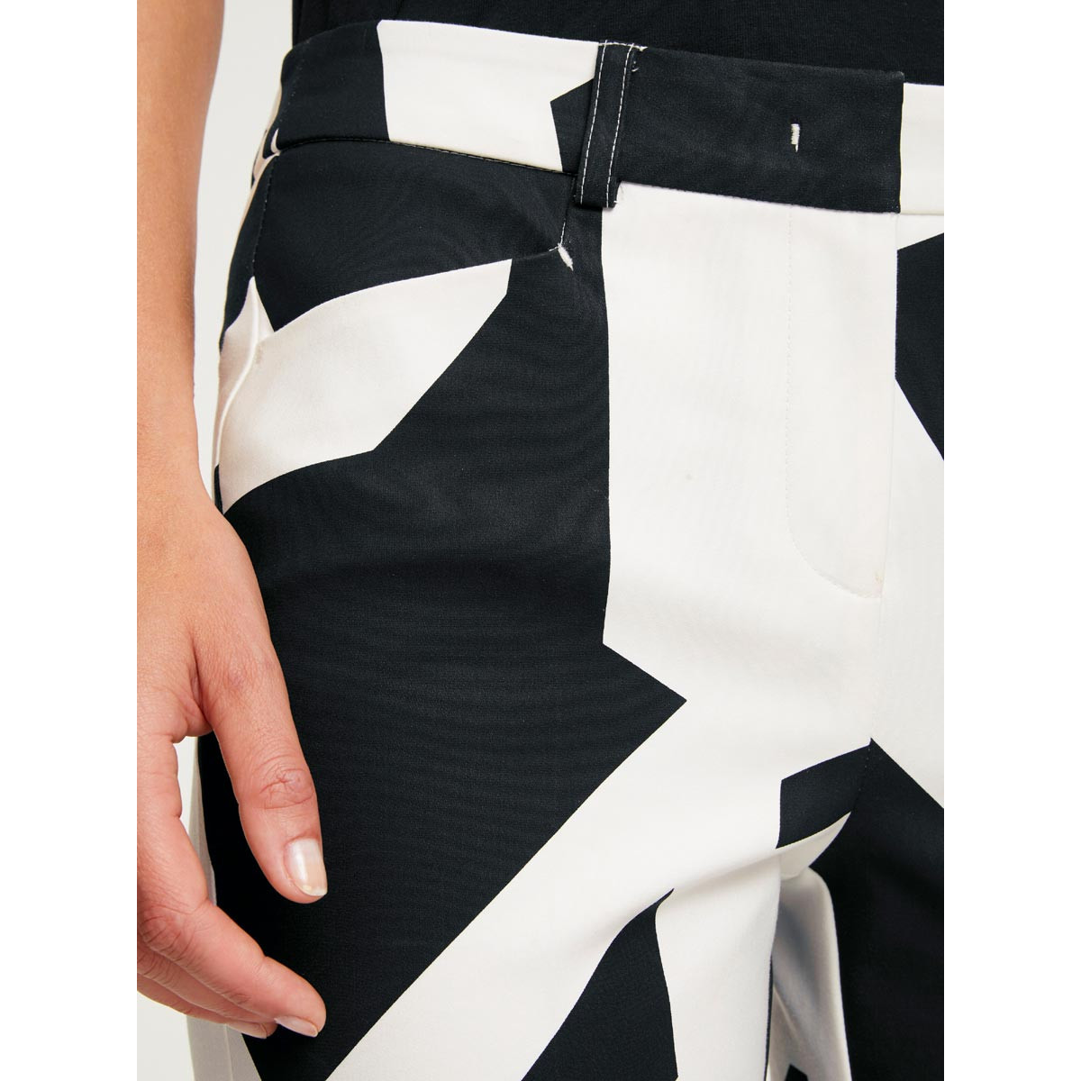 Designer-7/8-Stretch-Druckhose schwarz-ecru