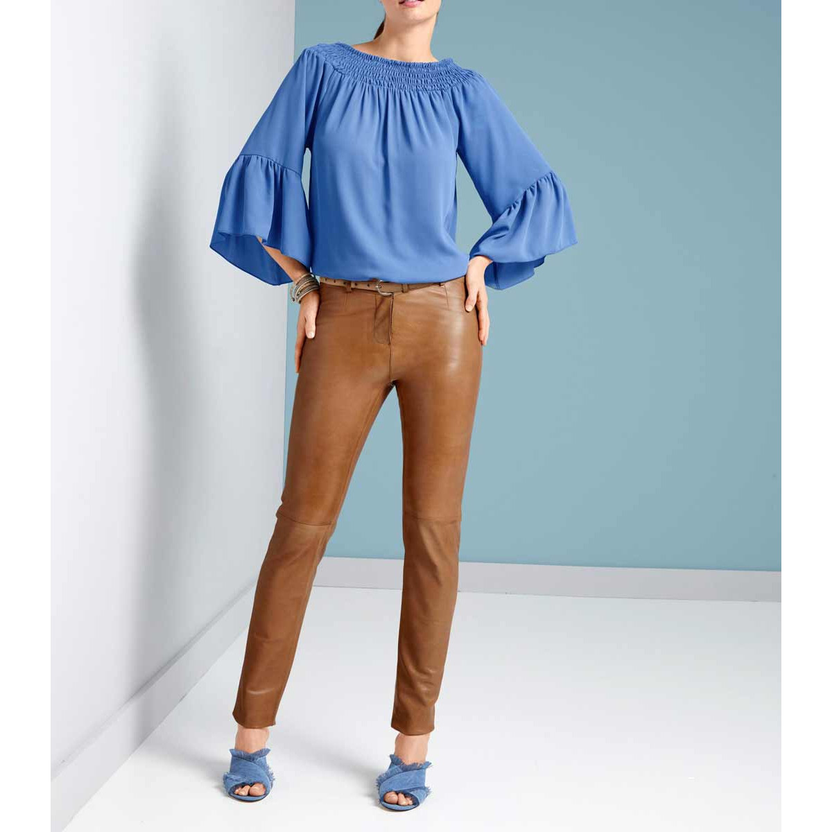 Designer-Volant-Carmenbluse blau