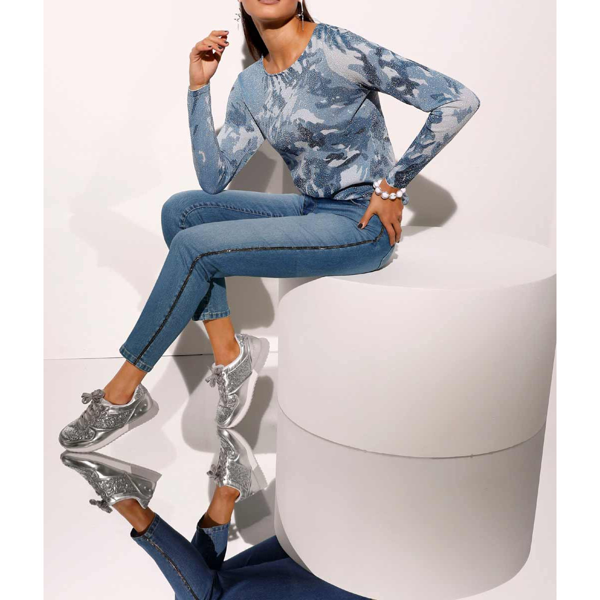 Glanzgarnpullover blau-bedruckt
