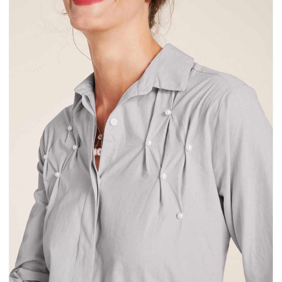 Designer-Bluse m. Perlen grau