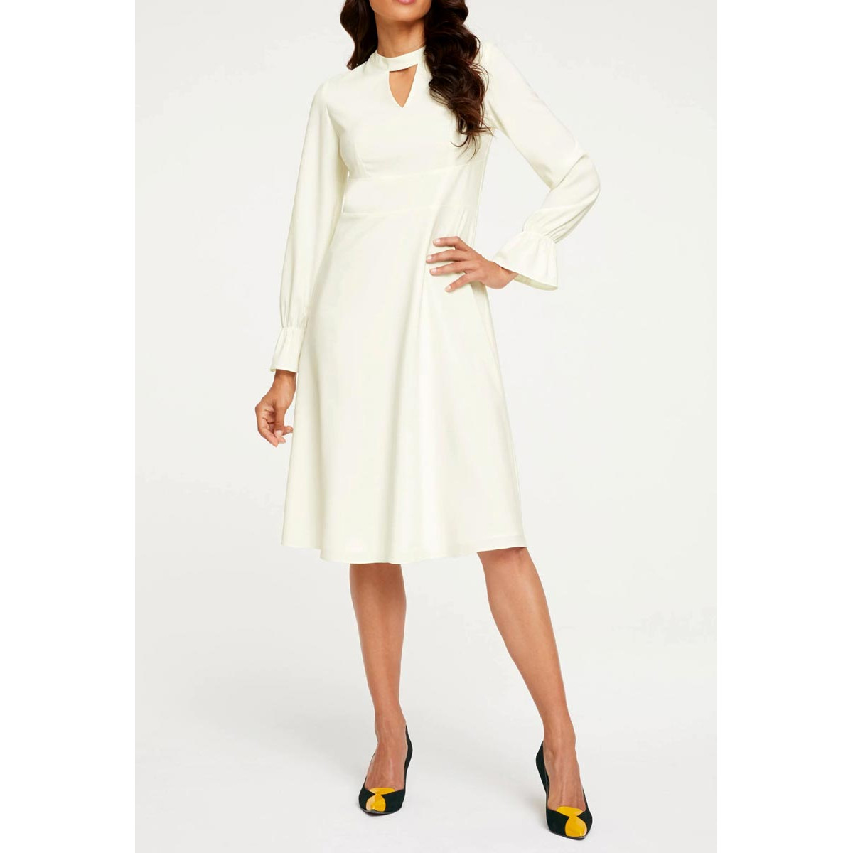 Designer-Kleid m. Cut-Out champagner