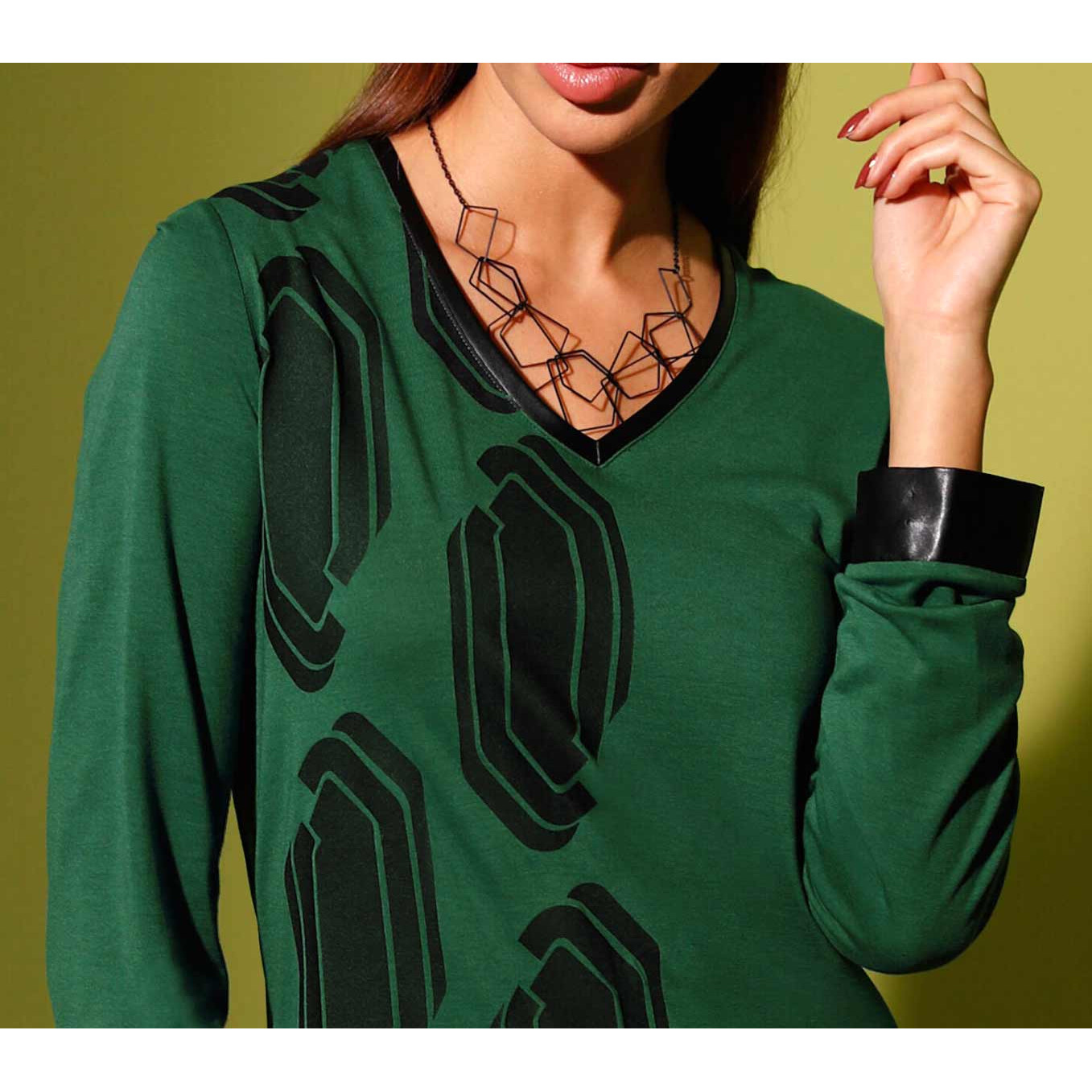 Langarmshirt moos-schwarz-bedruckt