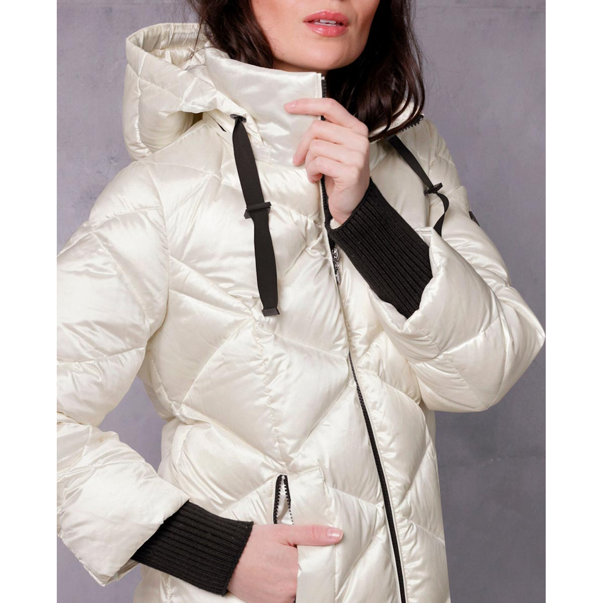 Daunenjacke m. Kapuze ecru