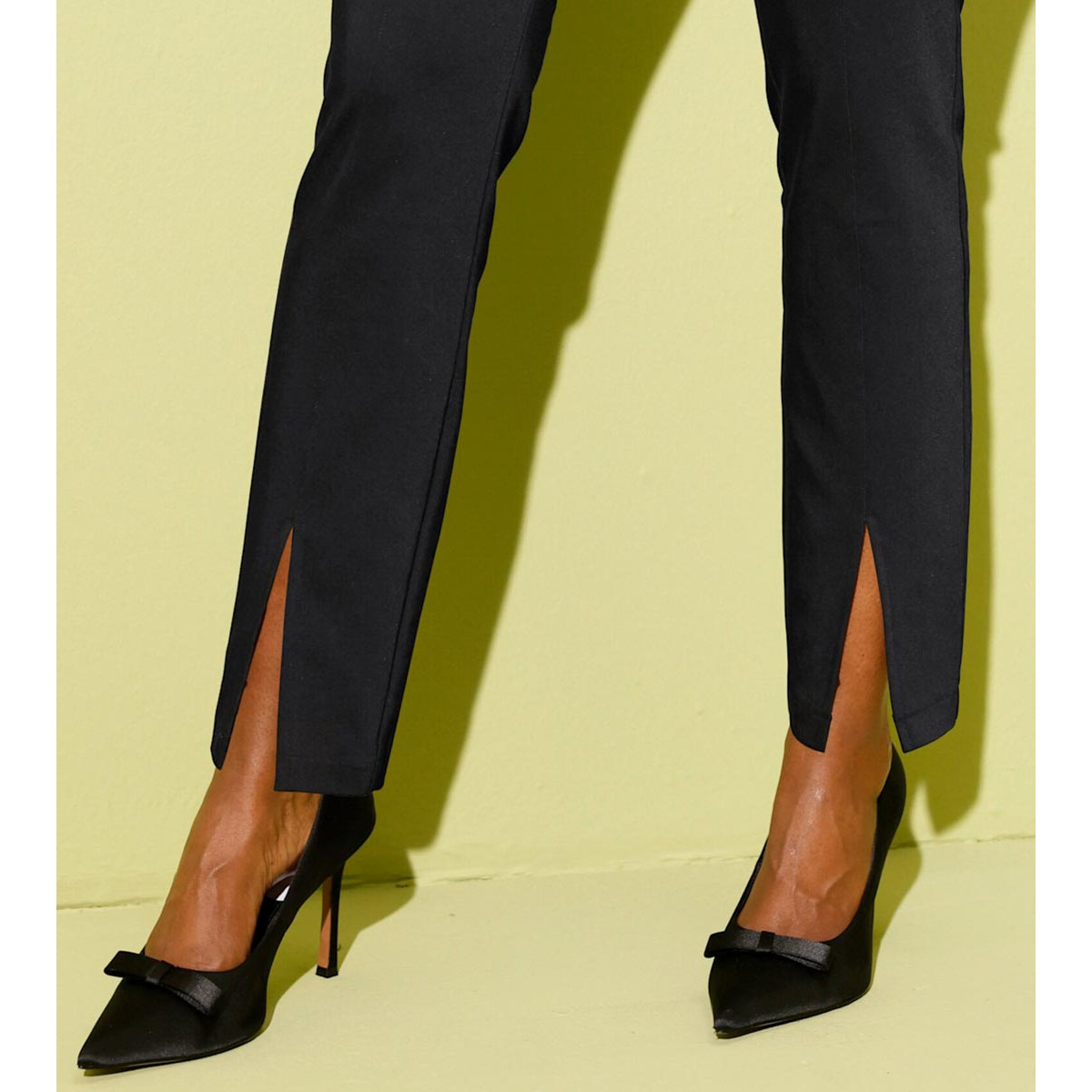 Stretchhose m.dekorativem Schlitz schwarz