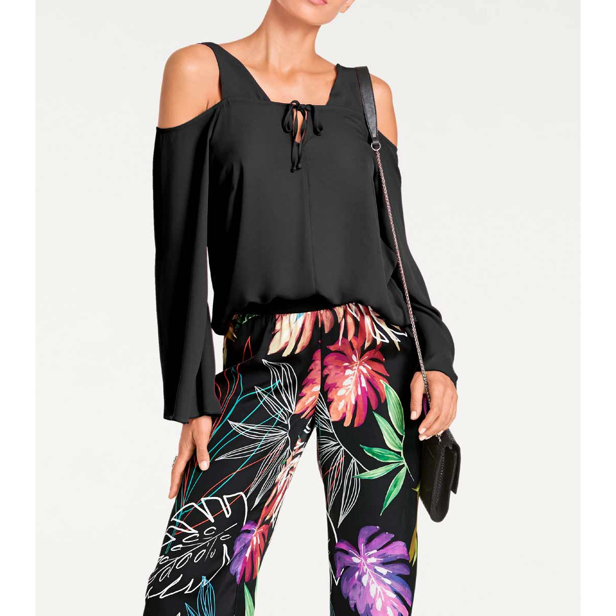 Bluse m. Cut-Outs schwarz