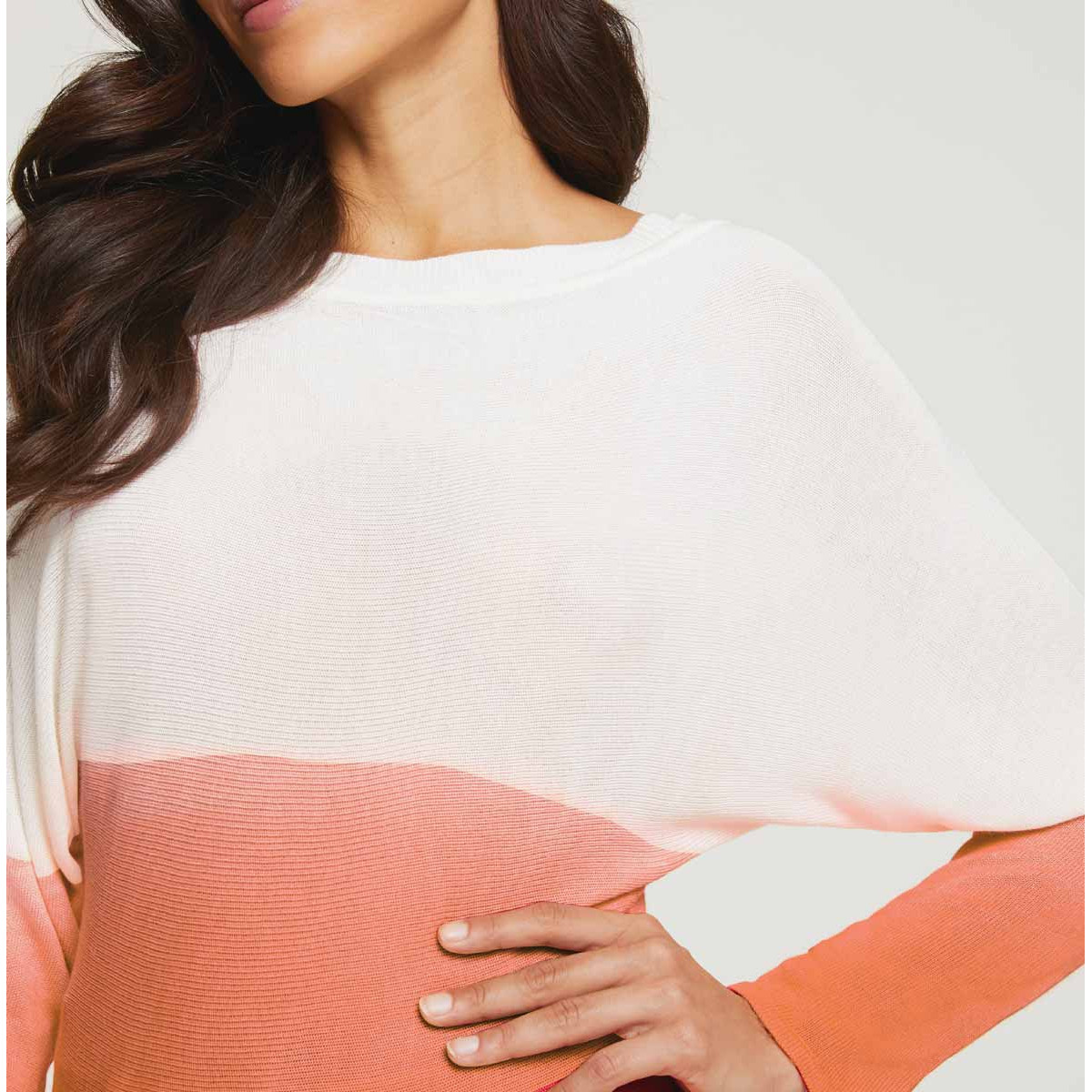 Designer-Pullover m. Farbverlauf papaya-weiß