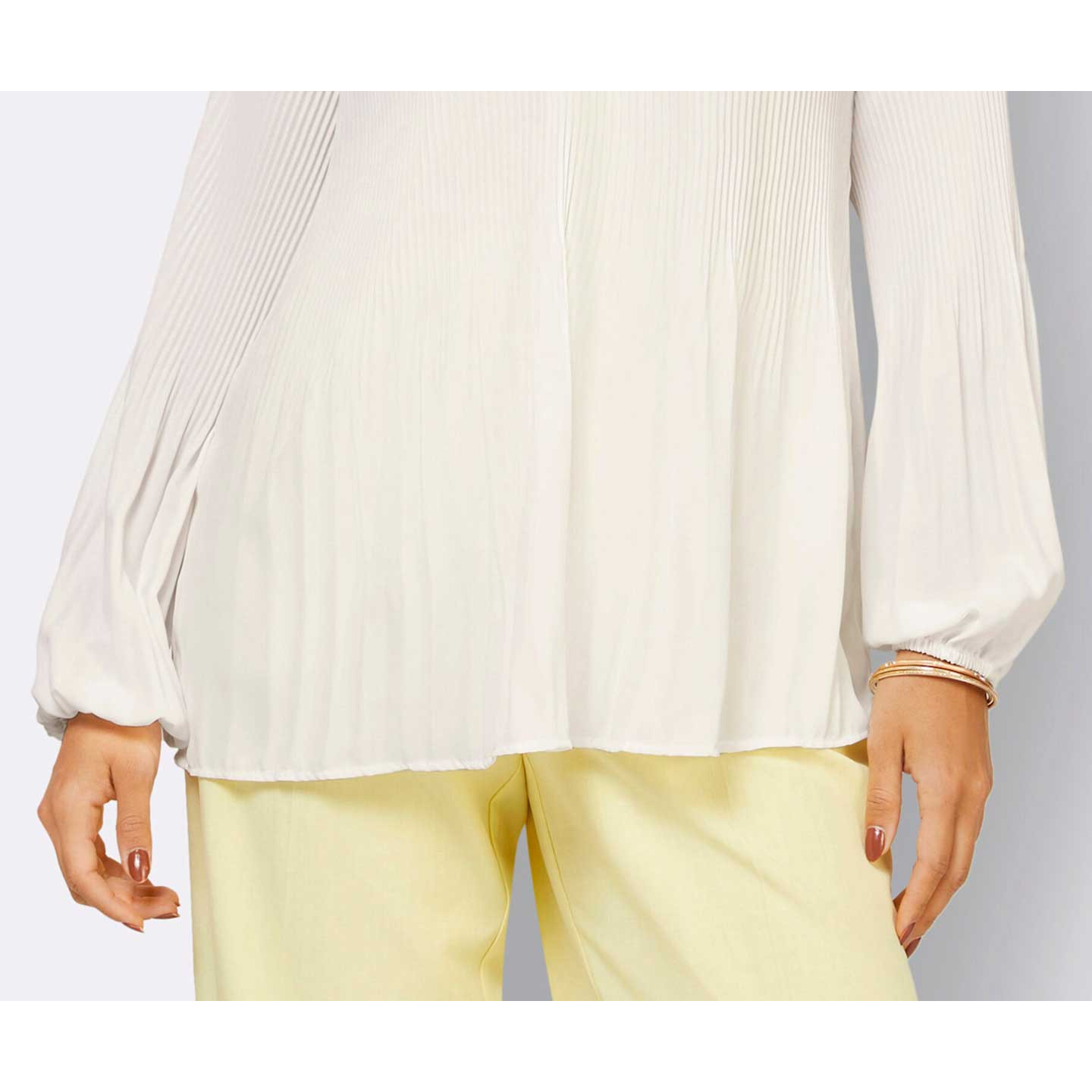 Crêpe-Bluse m. Plissee-Falten ecru