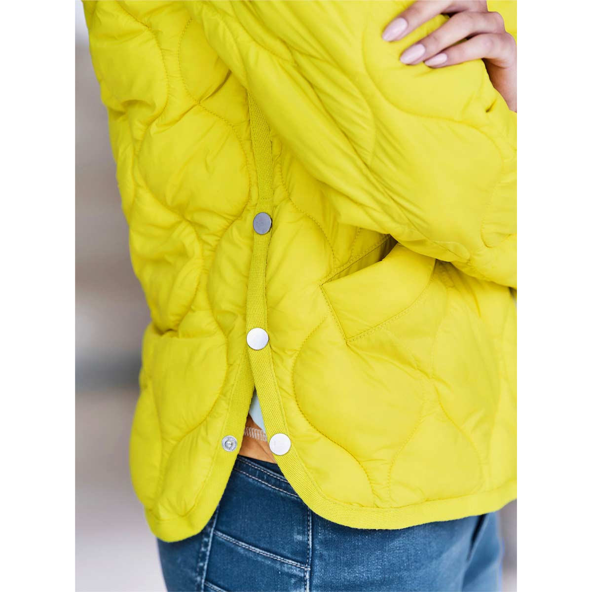 Designer-Übergangs-Steppjacke zitronengelb