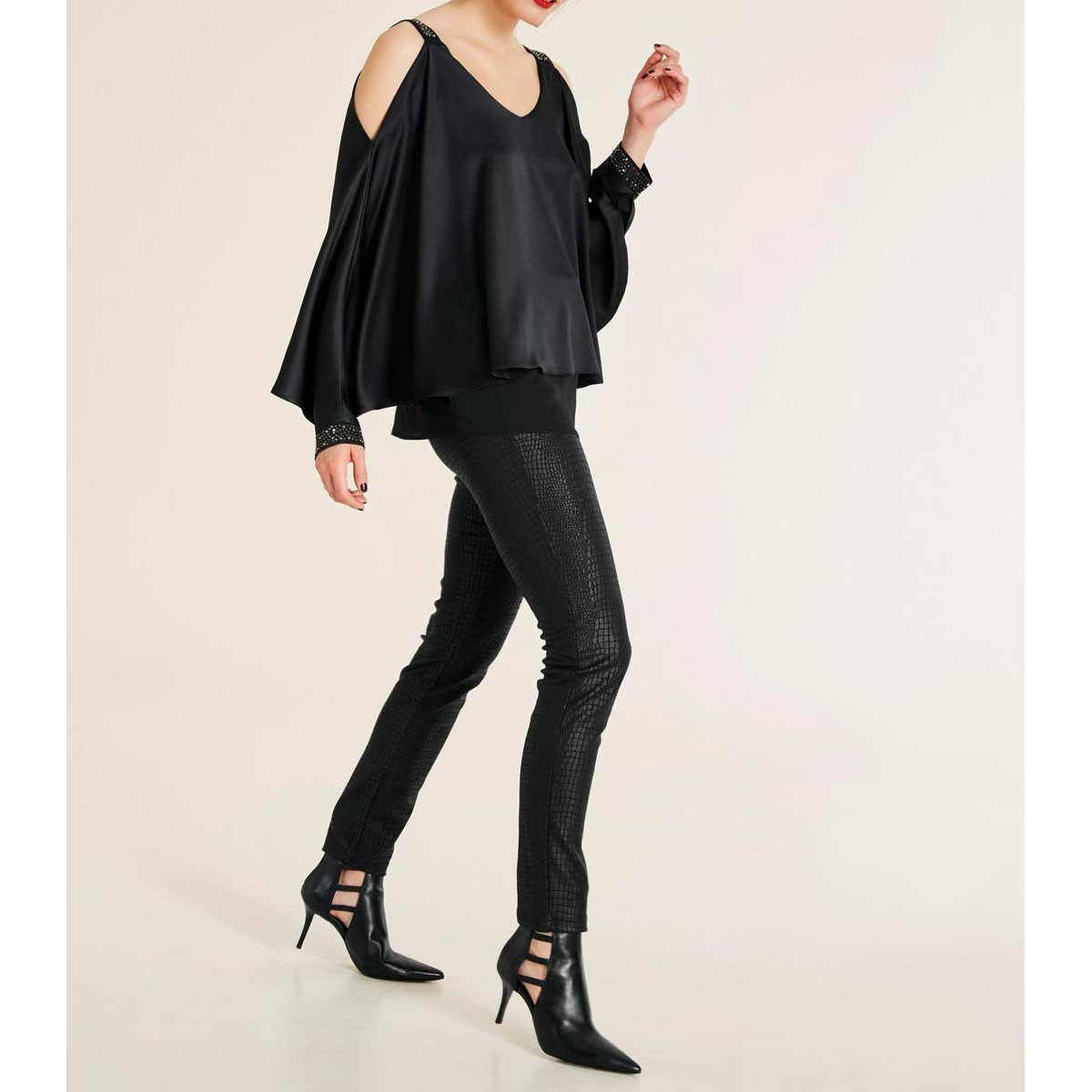 Designer-Satinbluse m. Cut-Outs schwarz